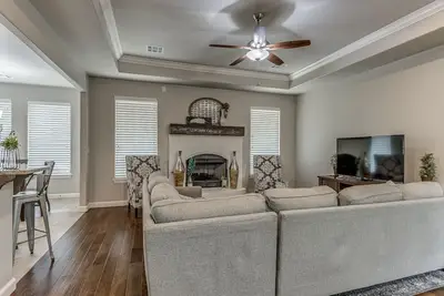 Image de Convenient Edmond Home Located Close to I-35