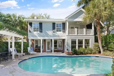 Image de Luxury Home with Guest House sleeps 10 with Pool