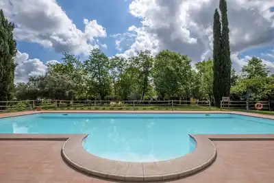 Image de Ferme \"Rosaspina - Appartamento 3\" avec piscine partagée et jardin partagé