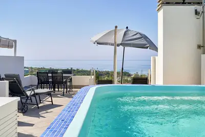 Image de Maison de vacances \"Capistrano Garden\" avec vue sur mer, terrasse, piscine et Wi-Fi.