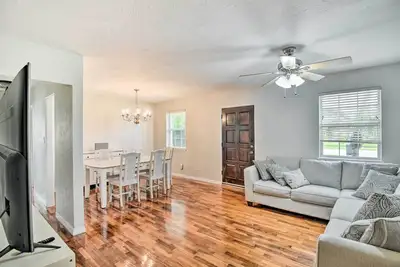 Image de Ormond Beach Home w/ Yard, Steps to Ocean!