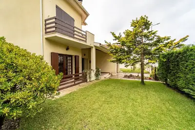 Image de Amorosa Villa, 500m from the beach by House and People