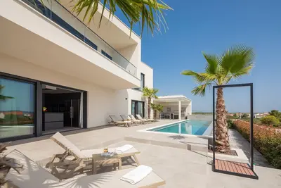Image de Luxury Villa Superstar with Pool