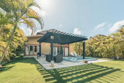 Image de Tropical villa with pool at Green Village B843
