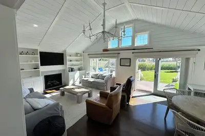 Image de New to Market - Lighthouse - Ocean Views - Walk To Beaches - 4b, 3. 5Ba