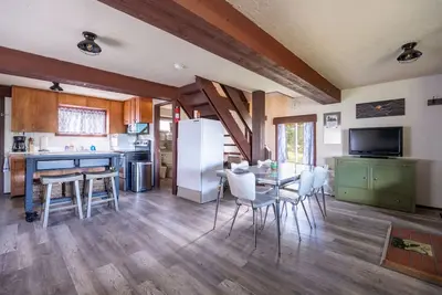 Image de Pet-Friendly Cabin With Views! Prime Location for Skiing & Fishing! Free WiFi!