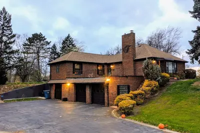 Image de New Renovated, Cozy Home-massive driveway, grill+patio, awesome kitchen+Tv areas