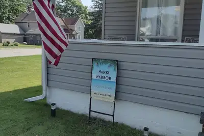 Image de Hanks Harbor, 1\/4 mile to Lake Erie, Marina, Beach, local restaurants.