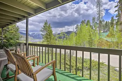 Image de Grand Lake Condo w/ Mountain Views: Walk to Lake!