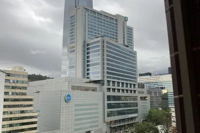 Image de wonderfull renovated apartment in front Costanera Center