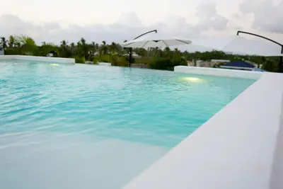 Image de 2 Bedroom Apart With Rooftop Pool