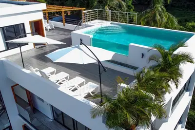 Image de Private Jacuzzi With Tropical Patio 1c