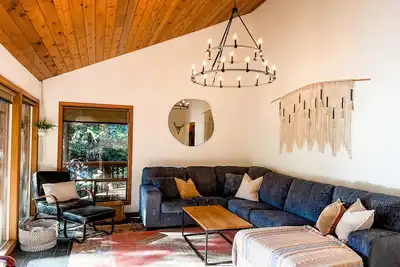 Image de 3 Bedroom Treehouse w/ Hot Tub & Cozy Fireplace