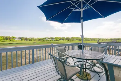 Image de Beautifully Renovated Marsh Front Cottage
