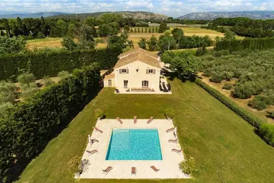 Image de Maison de campagne \"Mas sous les Oliviers\" avec piscine, jardin et Wi-Fi