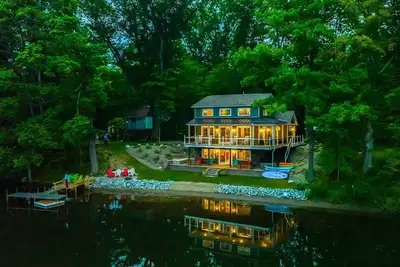 Image de 4 Season Lakeside Cottage - The Dragonfly Inn & Resort