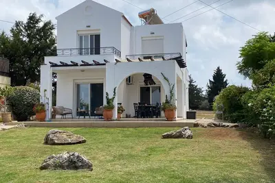 Image de Villa avec jardin près du littoral de La Canée