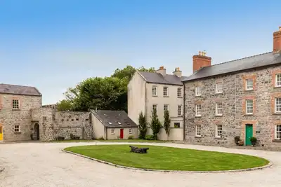 Image de 4 bed historically significant house sleeping 8