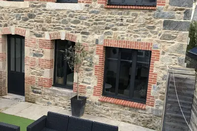 Image de Maison en bord de mer, à 50 mètres du vieux port de St-Quay-Portrieux