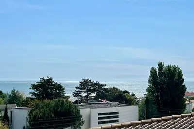 Image de Appart. moderne, terrasse, prĂŞt de la plage, parking