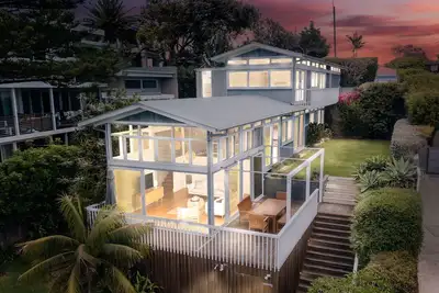 Image de 'The Bungan' - Absolute Beachfront, Direct Beach Access to Bungan Beach, Newport