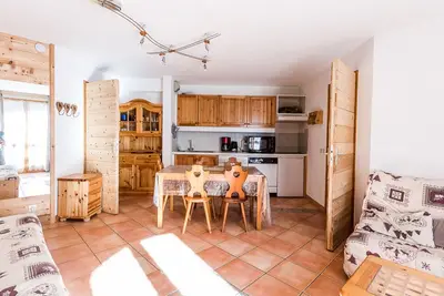 Image de Appartement Charmant pour 5 Pers. Ă Montchavin, 2 Balcons, Proche Pistes, Parking Gratuit