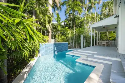 Image de A Palm Tree Haven in Key West