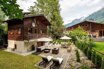 Image de Chalet des Favrands - sleeps 6 guests in 3 bedrooms with Sauna & Parking