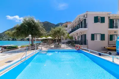 Image de Studio \"Nikiana Club - Studio 1\" avec vue sur la montagne, piscine commune & Wi-Fi
