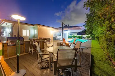 Image de Urban Design Villa w/Backyard+Bbq+Fire Pit+Heated Pool
