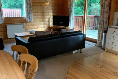Image de Log cabin with veranda, nestled in Kenwick Park, Louth