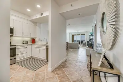 Image de Beach Colony Tower 14b - Indoor Pool - Hassle-Free Check Out