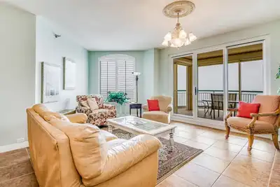 Image de Beach Colony Tower Ph2b (17b) - Indoor Pool - Hassle-Free Check Out