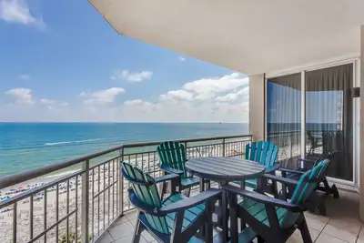Image de New Listing! Gulf Front Condo - No Hassle Check Out