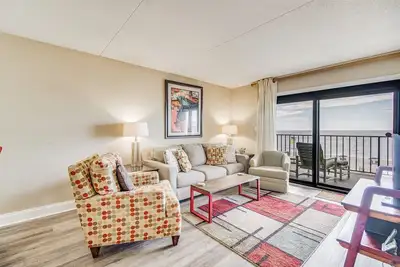 Image de Ocean Breeze West Premier Condo -Beachfront- No Hassle Check Out