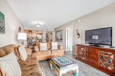 Image de Ocean Breeze West - Beachfront view - No Hassle Check Out