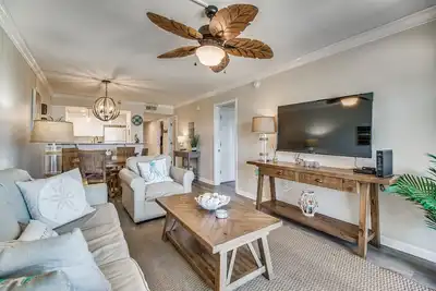 Image de Ocean Breeze West - Beachfront view - No Hassle Check Out