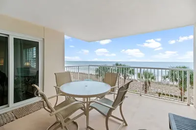 Image de Sandy Key 327 Third floor -Beachfront view -No Hassle Check Out