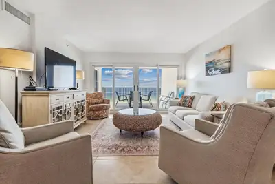 Image de New Listing! Sandy Key 411 4th floor -Beachfront view -No Hassle Check Out