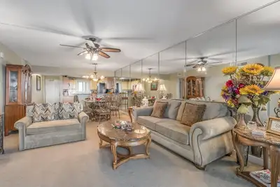 Image de Sandy Key 826- 8th floor -Beachfront view -No Hassle Check Out