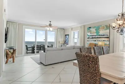 Image de Windemere 1008 - Beachfront & Private Poolside Cabana - No Hassle Check Out