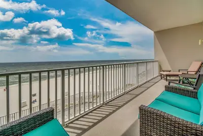 Image de New Listing! Windemere 407 condo with Bunk Room & Beachfront - No Hassle Check O