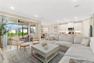 Image de Cozy Modern Family-Friendly Home w. 5 Star Amenities