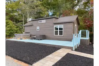 Image de Cheerful Cabin with Mountain View & Hot Tub