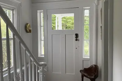 Image de Updated Greek Revival home minutes to beaches and amenities