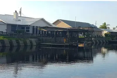 Image de Lakefront/ scenic views/ boating/ Wildlife/ Gators/ fishing fun!