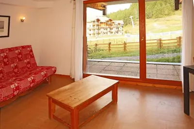 Image de Étage -1, vue pistes de ski, remise en forme, piscine, sauna, balcon, télévision, casier à ski, 29m²