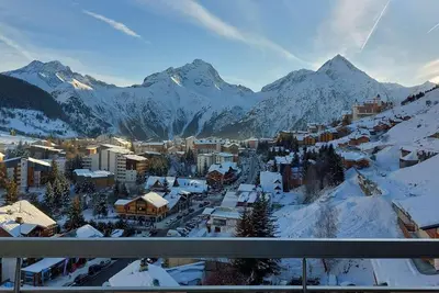 Image de 200m du centre station, 9ème étage, vue montagne, balcon, télévision, casier à ski, 30m²