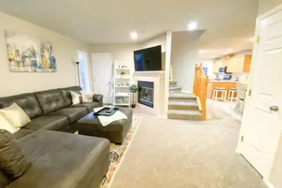 Image de Boise Avenue Getaway, Parking for 2, yard, 3bd/3b!