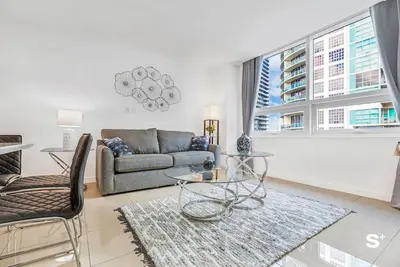 Image de Modern 2-BDCondo in Midtown Miami | Pool & Gym